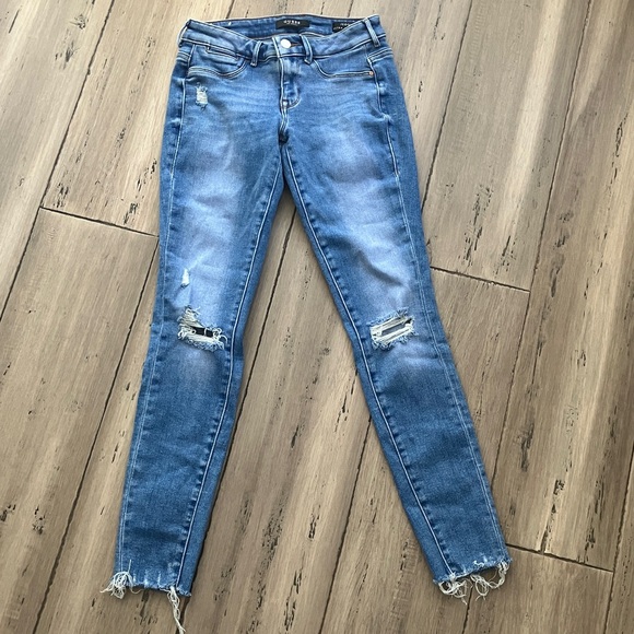 GUESS Ultra Skinny Low Rise Distressed Denim Frayed Jeans 25 - Picture 1 of 9